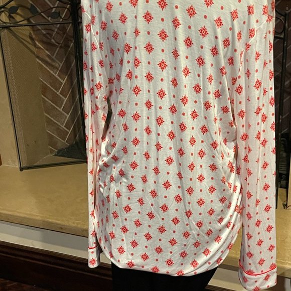 12.4.23-6 Nordstrom Rack NWT Snowflake pajama top size M - Picture 4 of 5